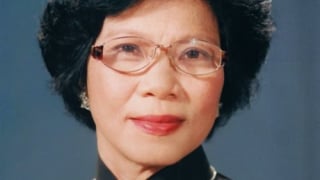 Nghệ sĩ Nhân dân mang hàm Phó Giáo sư, có tới 9 học trò là Nghệ sĩ Nhân dân, 30 học trò là Nghệ sĩ Ưu tú