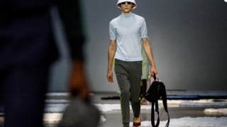 Thương hiệu xa xỉ Prada gặp sóng gió vì bị tố nhái mẫu