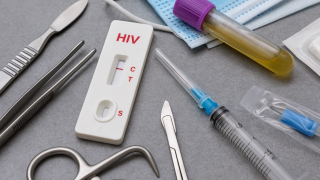 Sản phẩm test thử HIV, dụng cụ phẫu thuật vi phạm chất lượng bị thu hồi: Dân biết tin vào đâu?