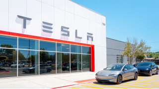 Tesla bị buộc bồi thường 243 triệu USD vì tai nạn chết người liên quan đến Autopilot