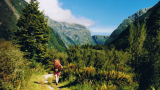 New Zealand sẽ thu phí du khách nước ngoài tới các điểm du lịch nổi tiếng, người dân được miễn phí