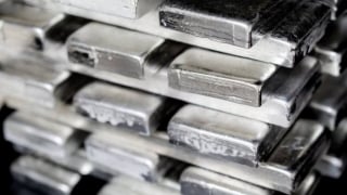 Giá bạc hôm nay 3/9: Thị trường trong nước và thế giới đồng loạt hạ nhiệt
