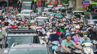 Hà Nội trình đề xuất cấm xe máy xăng từ 1/7, toàn bộ xe buýt trong vùng thí điểm chuyển sang xe điện