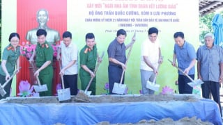 Khởi công “Ngôi nhà ấm tình đoàn kết lương giáo” tặng hộ cận nghèo ở Ninh Bình
