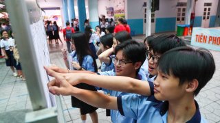 Hơn 151.000 sĩ tử TP.HCM bước vào ngày thi tuyển sinh lớp 10 cuối cùng