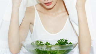 Cách giảm đau đầu do thời tiết bằng phương pháp dân gian