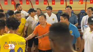 Bầu Hiển thưởng Quảng Nam FC 500 triệu đồng, CĐV ‘cười ra nước mắt’