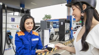 Giá xăng dầu hôm nay 16/5: Lao dốc liên tiếp, thị trường xăng dầu khó dự đoán
