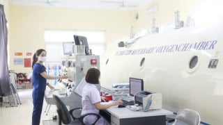 Đau đầu, lú lẫn, khó thở sau 4 giờ phun sơn trong boong tàu kín