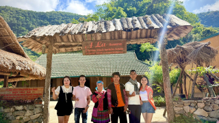 Chàng trai Mông và khát vọng gieo tương lai trên thung lũng mây Hang Kia