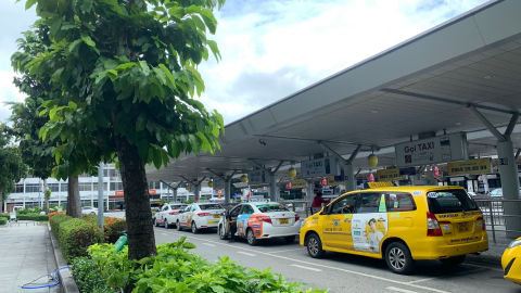 Cao điểm Tết: Doanh nghiệp taxi, xe công nghệ tăng 25% lượng xe giải toả khách tại sân bay Tân Sơn Nhất