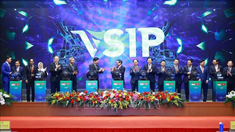 Thủ tướng Phạm Minh Chính và Thủ tướng Singapore Lawrence Wong khởi công VSIP Thái Bình