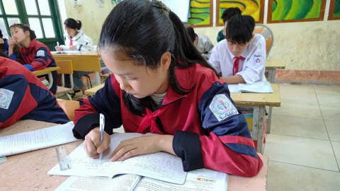 Cô học trò người Dao đứng trước nguy cơ dang dở giấc mơ đến trường
