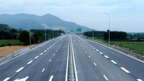 Ngày mai, thông xe tuyến cao tốc Bãi Vọt - Vũng Áng dài 89 km