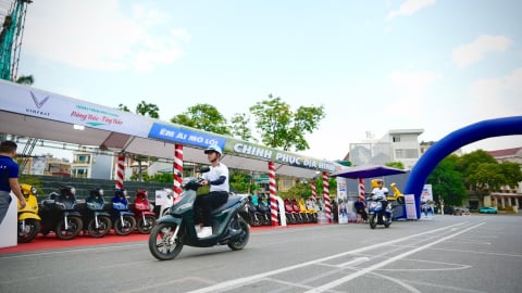 Người dân Lào Cai bất ngờ với khả năng vận hành bền bỉ, êm ái của xe máy điện VinFast