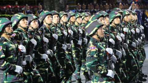 Hình ảnh quân đội Lào, Campuchia hợp luyện trên đường Lê Duẩn, TP Hồ Chí Minh
