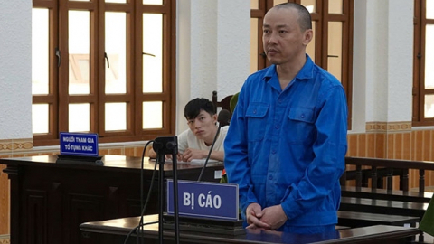 Lãnh 14 năm tù vì thuê ô tô sang Campuchia đánh bạc, thua sạch tiền đem xe cầm cố