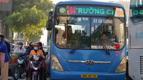 Miễn toàn bộ vé xe buýt ngày 30/4