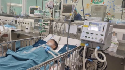 Vụ bác sĩ bị tố thờ ơ, yêu cầu phải nộp đủ tiền tạm ứng mới cấp cứu: Bé trai qua cơn nguy kịch