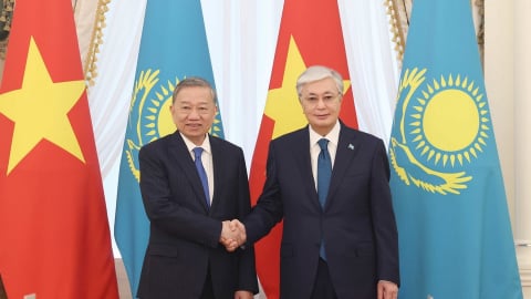 
Tổng thống Kazakhstan Kassym-Jomart Tokayev đón và hội đàm với Tổng Bí thư Tô Lâm