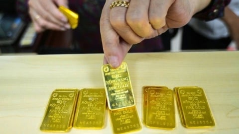 Giá vàng hôm nay 10/5 tiếp đà tăng, chuyên gia cảnh báo cẩn trọng