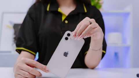 Hàng loạt iPhone giảm giá cực mạnh, máy cũ về mức 5,5 triệu đồng 'rẻ' chưa từng có