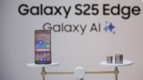 Samsung tung ra smartphone cao cấp mỏng nhất từ trước tới nay để đón đầu Apple
