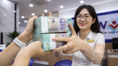 Ngân hàng ở TP.HCM vừa tạo kỷ lục từ tăng trưởng tín dụng 2 chữ số, sản xuất kinh doanh đón nhận tin vui