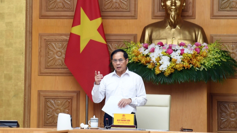Phó Thủ tướng yêu cầu kiểm tra ngay khi người dân tố giác hành vi buôn bán hàng giả