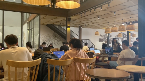 Thông tin mới về việc The Coffee House bịt ổ điện: Đại diện quán nói gì?