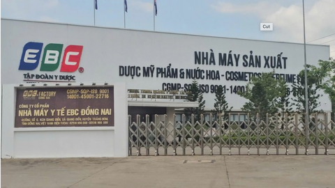 Tin hot thị trường ngày 28/5: Phát hiện kho nước hoa “khủng” tại quận Cầu Giấy, thu hồi GCN của nhà máy sản xuất mỹ phẩm liên quan Đoàn Di Băng