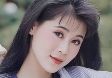  “Nữ hoàng điện ảnh” Diễm Hương 'đốn tim' người hâm mộ qua loạt ảnh cũ được phục chế bởi AI