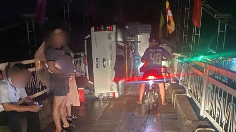 Từ vụ lật xe trên cầu treo Cam Hiếu, tỉnh Quảng Trị thống nhất phương án xử lý