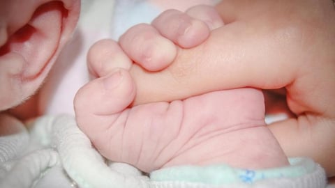 Chi phí sinh hoạt tăng cao, thu nhập thấp khiến phụ nữ Việt ngại sinh thêm con