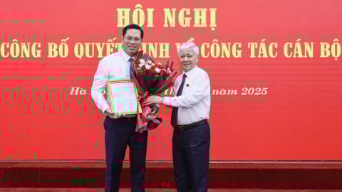 Bí thư Huyện ủy làm Thư ký Ủy viên Bộ Chính trị, Bí thư Trung ương Đảng, Chủ tịch Ủy ban Trung ương MTTQ Việt Nam