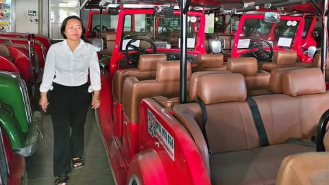 Hàng trăm xe điện 4 bánh ở Đà Nẵng phủ bụi, 'nằm bãi' chờ cơ chế