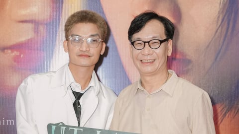 Đại gia đình Mạc Văn Khoa đi xe từ Hải Dương lên Hà Nội xem phim 'Út Lan: Oán Linh giữ của'