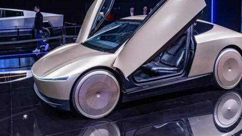 Tesla thử nghiệm dịch vụ taxi tự lái đang được mong đợi