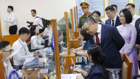 Bí thư, Chủ tịch Hà Nội dự lễ trao quyết định, kiểm tra công tác vận hành chính quyền địa phương 2 cấp