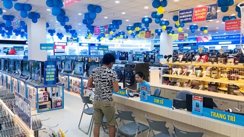 Giá hàng nghìn mẫu điện thoại, tivi, tủ lạnh... đồng loạt 'hạ nhiệt' tại Thế Giới Di Động sau 1 đêm