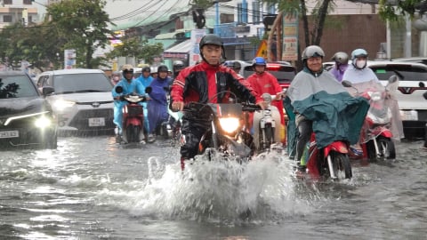 Chủ tịch UBND TP.Cần Thơ Trần Văn Lâu 'treo thưởng' 50 triệu đồng, trao bằng khen đột xuất cho ý tưởng chống ngập nội ô TP