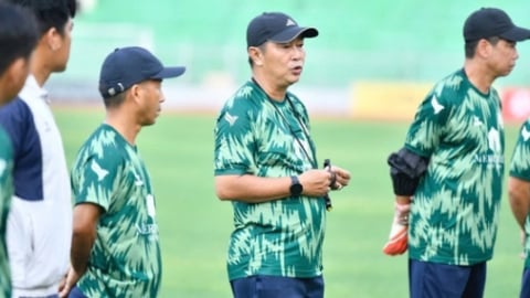 CLB Bình Định: “Trảm' HLV Trần Minh Chiến, đưa HLV Bùi Đoàn Quang Huy trở lại “ghế nóng'?