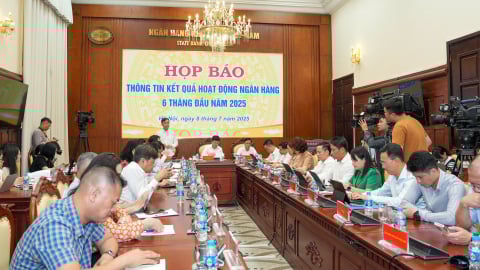 Dư nợ tín dụng toàn nền kinh tế vượt 17 triệu tỷ đồng, tăng gần 10% sau 6 tháng
