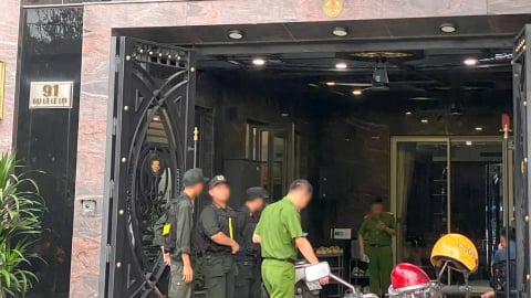 Cảnh sát khám xét nhà Mạnh 'gỗ' - trùm giang hồ ở Thanh Hóa