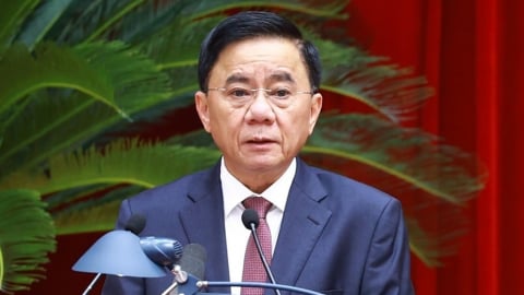 Bộ Chính trị cho phép vận dụng, bố trí cán bộ cấp xã còn thiếu tiêu chuẩn  trình độ lý luận nhưng có năng lực