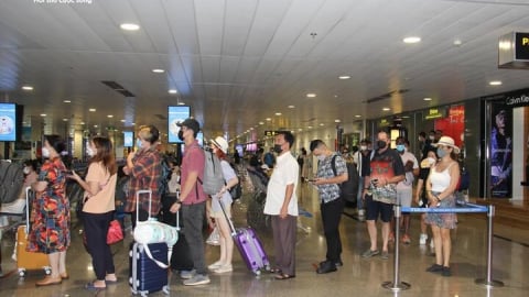 Giá vé máy bay sắp tăng hay giảm?
