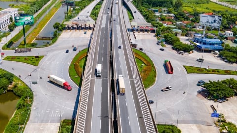 Bộ Xây dựng nghiên cứu triển khai thu phí 15 dự án cao tốc do Nhà nước đầu tư