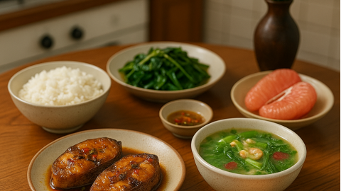 Bữa cơm tối 120 nghìn: Cá thu rim mặn ngọt, canh khoai mỡ nấu tôm, rau lang luộc