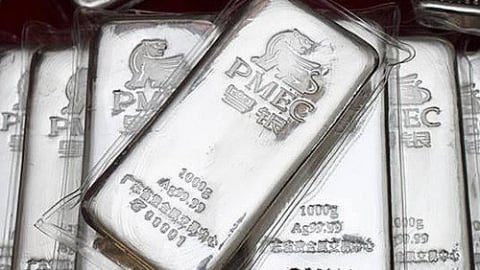 Giá bạc hôm nay 25/7: Giảm theo giá vàng nhưng triển vọng vẫn tích cực