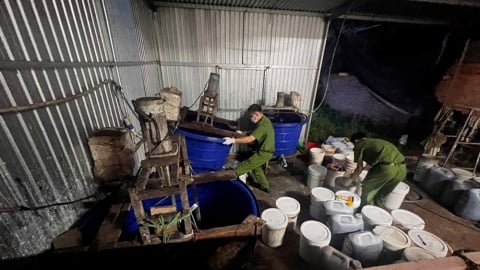 Nóng: Công an Lâm Đồng vừa triệt phá cơ sở sản xuất phân bón giả số lượng lớn